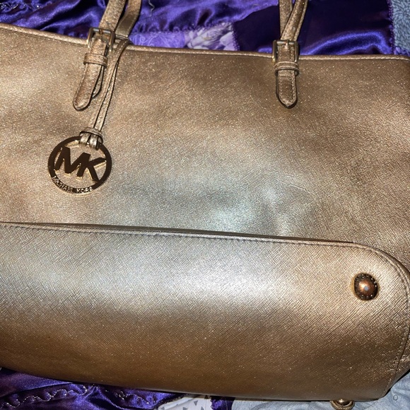 Gold Michael Kors bag - Picture 1 of 10